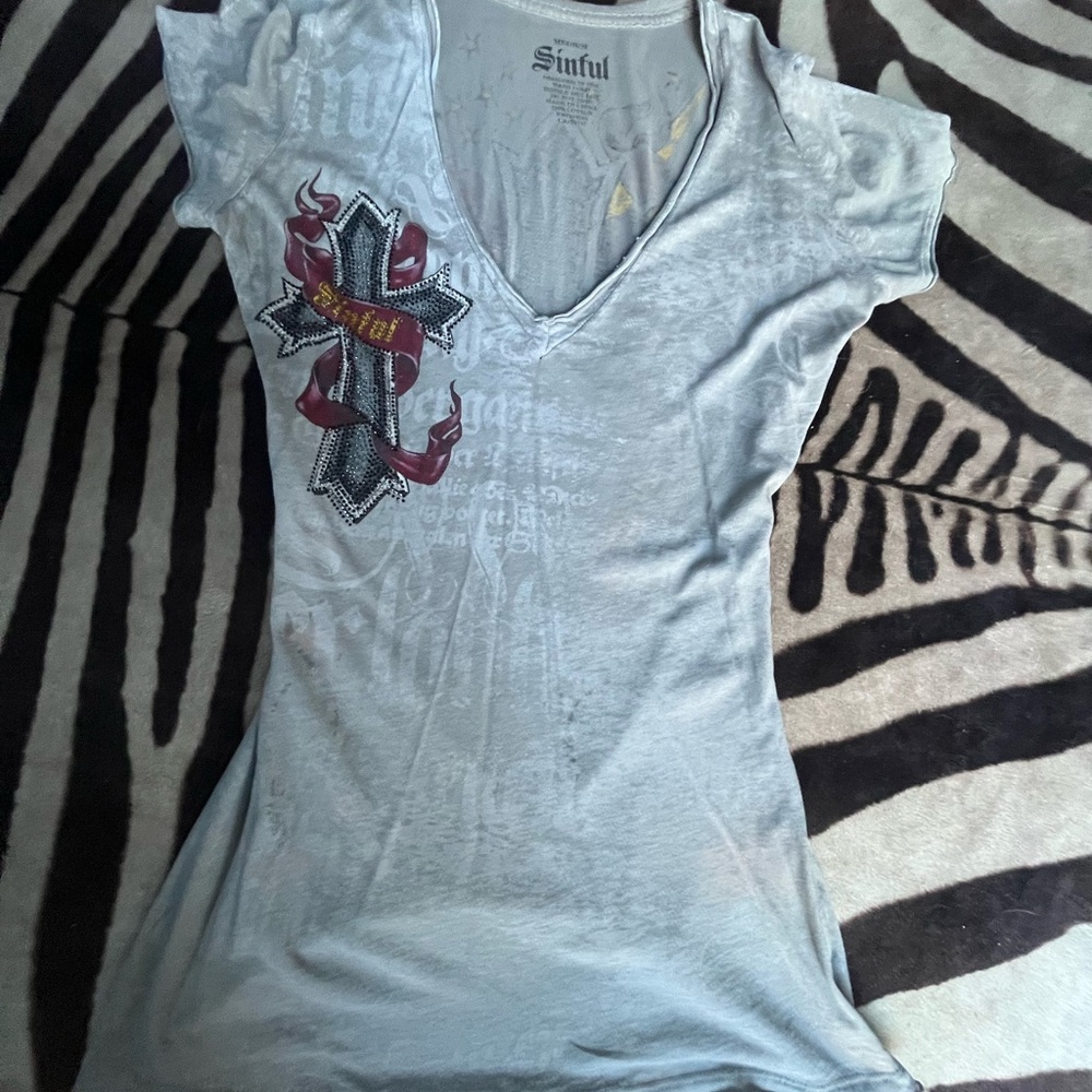Y2K Sinful Light Gray V-Neck Tee W/ Bedazzled Cross Design